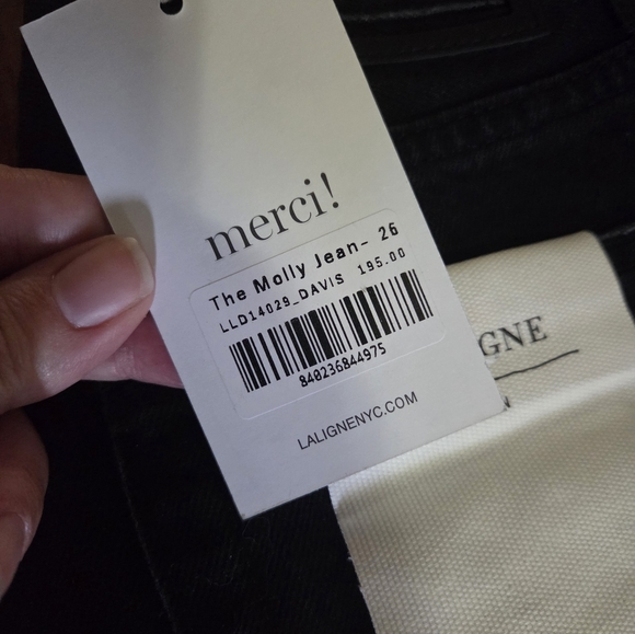 La Ligne Molly Jean - Picture 5 of 6